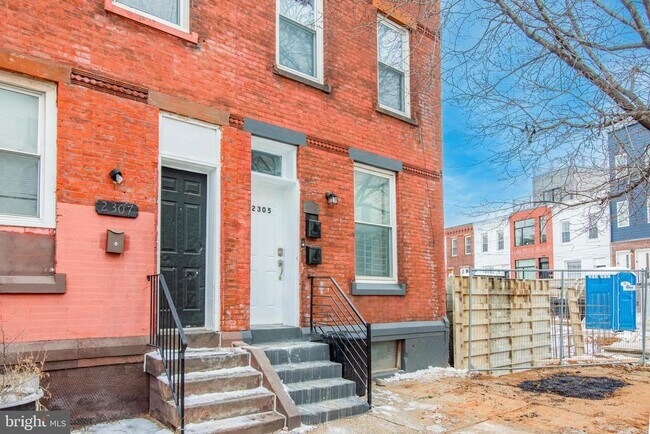 Building Photo - 2305 N College Ave