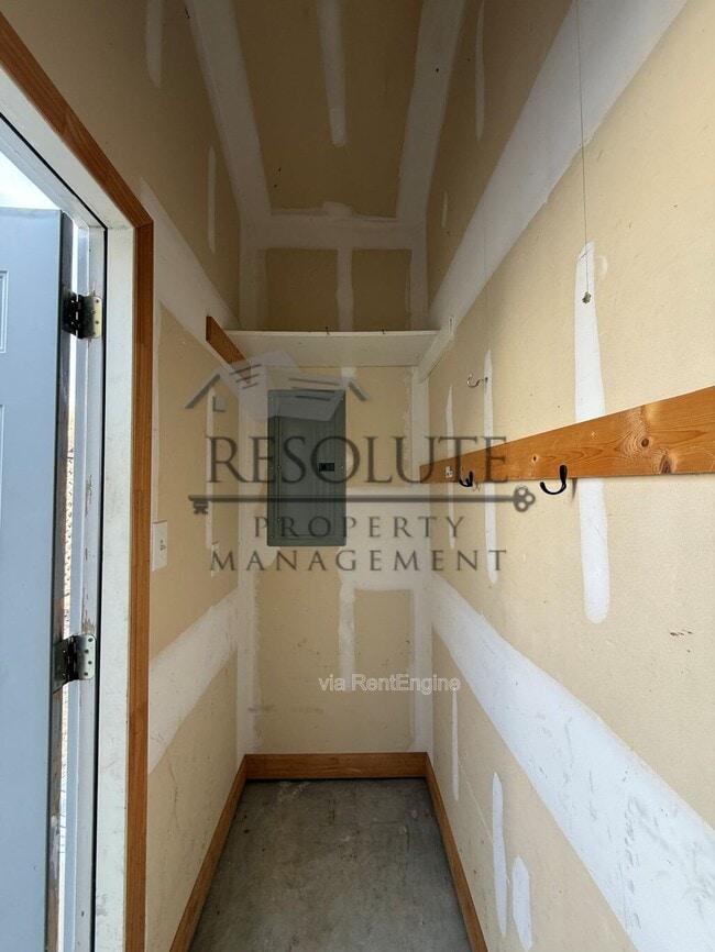 Building Photo - 303 Sugar Maple Ave