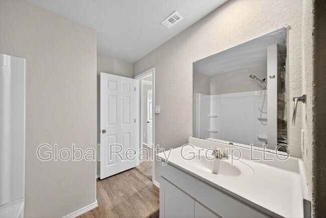 Building Photo - 10419 Lateleaf Oak