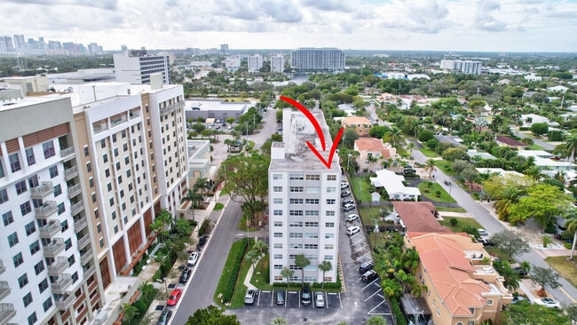 Building Photo - 2555 NE 11th St