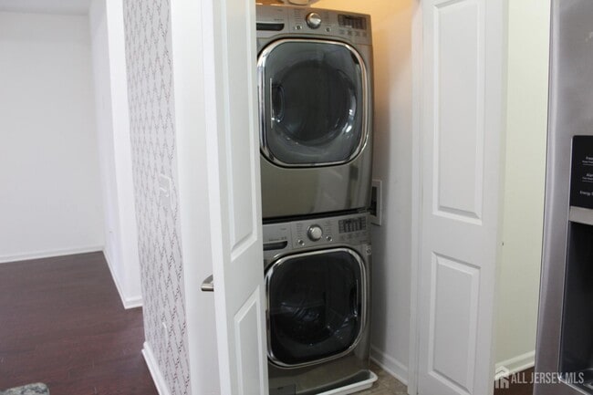 Building Photo - 446 Micali Way