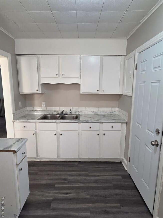 Building Photo - 5274 Nottingham Rd