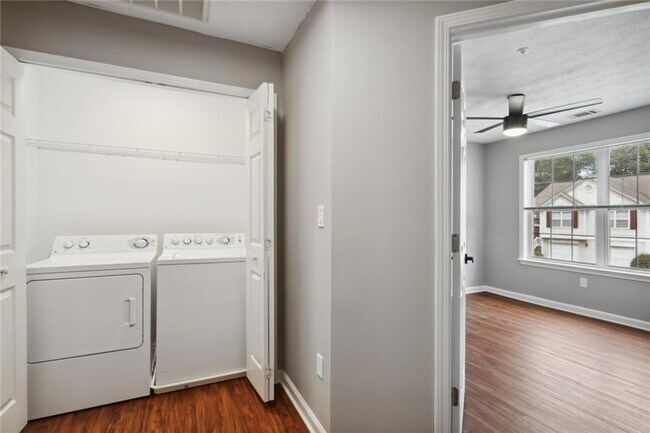 Building Photo - 1328 Glenover Way