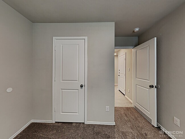 Building Photo - 5538 Basil Chase