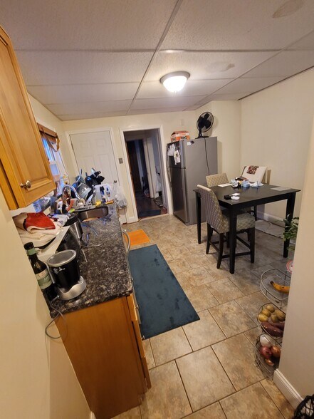 Building Photo - 94 Gill St