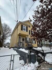 Building Photo - 18 Wilson St