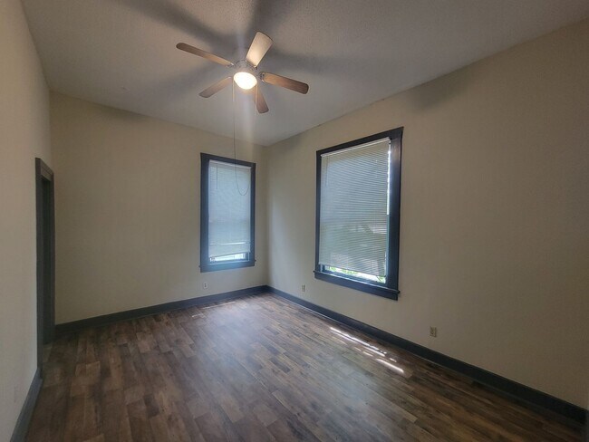 Building Photo - 508 3rd St