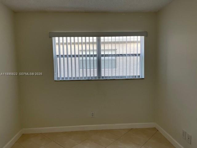 Building Photo - 5304 NE 6th Ave