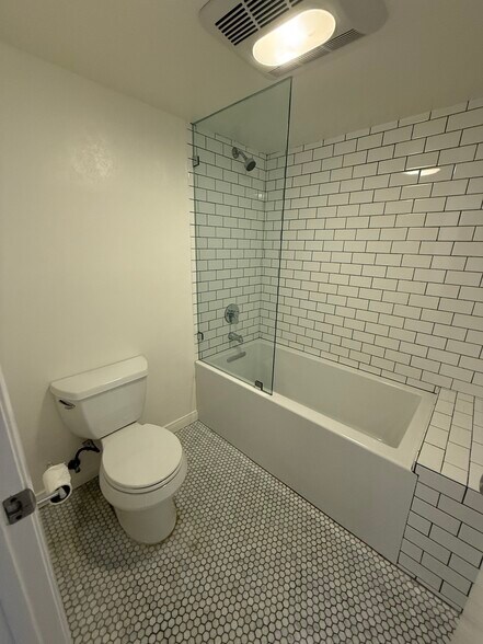 Building Photo - 1758 Palisades Dr