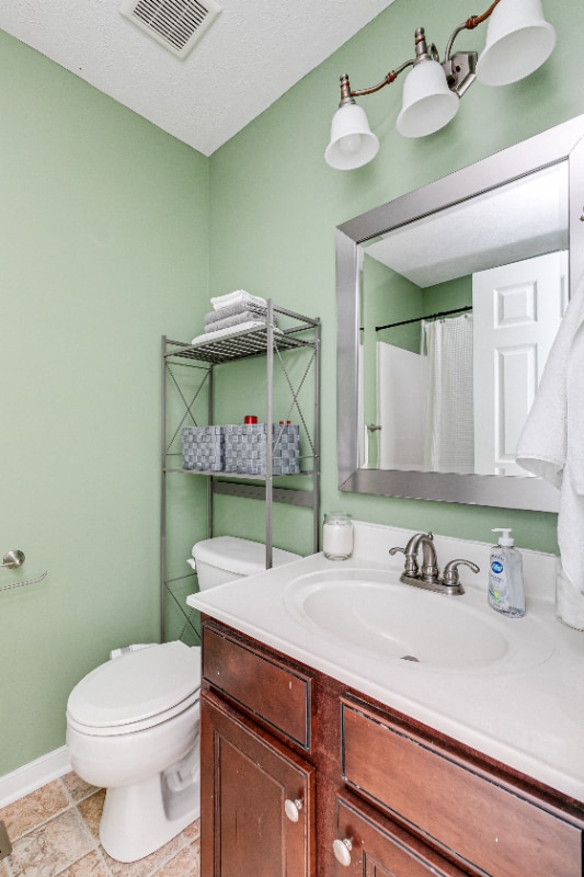 Building Photo - 12125 Shore View Dr