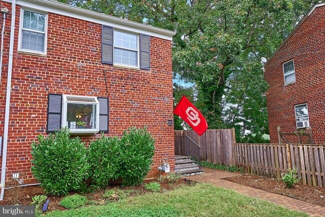 Building Photo - 247 Tennessee Ave
