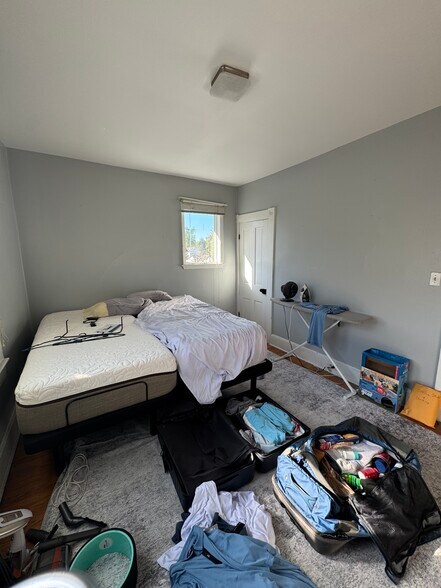 3rd window/walk-in closet - 439 W Loveland Ave