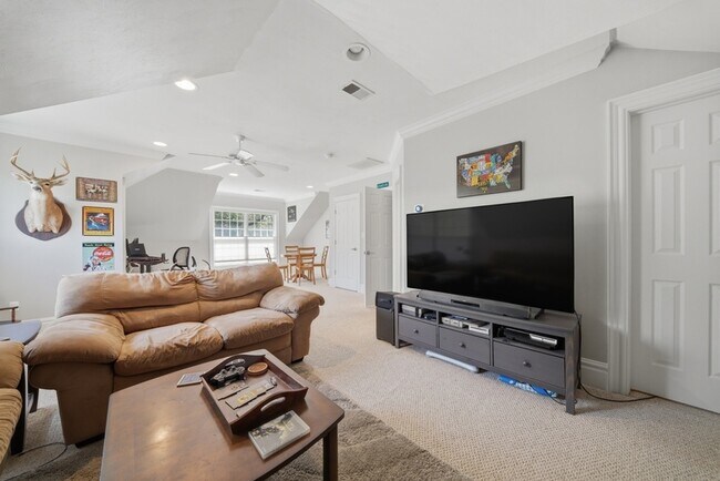 Building Photo - 4013 Lambs Creek Ct