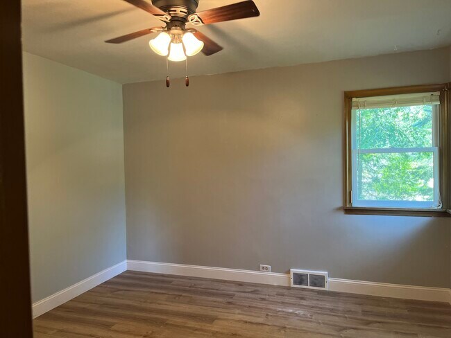 Building Photo - 2001 Hopkins Crossroad