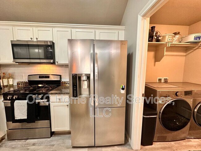 Building Photo - 4122 Bonaparte Blvd