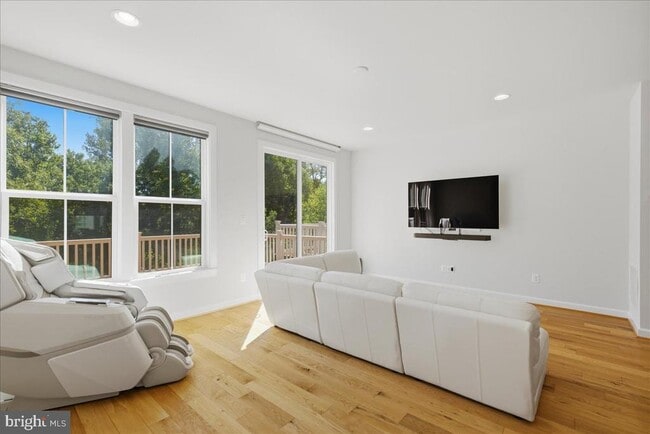 Building Photo - 9228 Wood Violet Ct