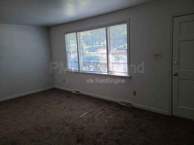 Building Photo - 8010 Sycamore Ln