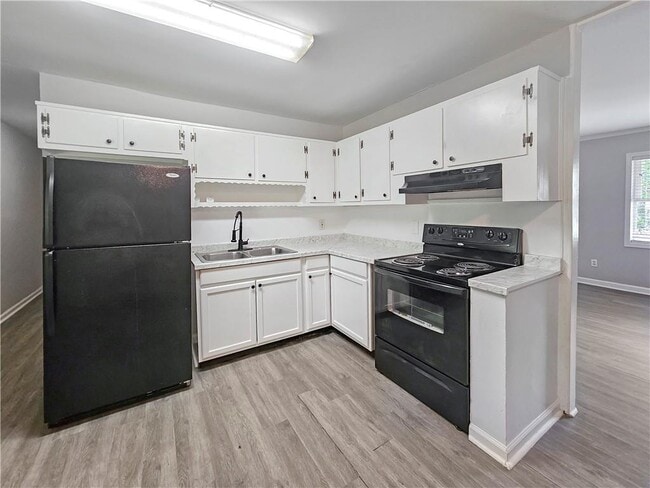 Building Photo - 8438 Stonewall Jackson Dr