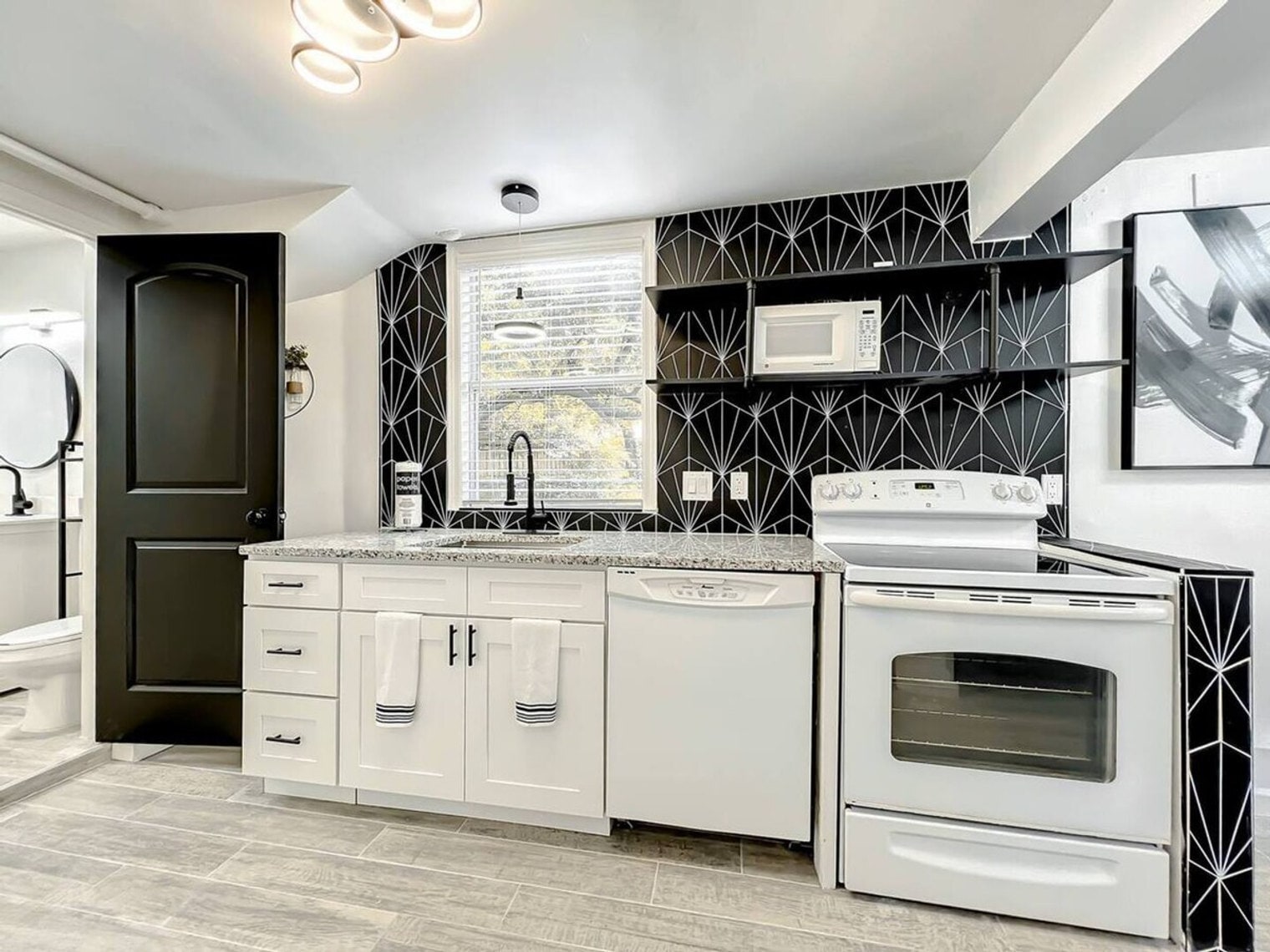 Building Photo - 173 S Orange Ave