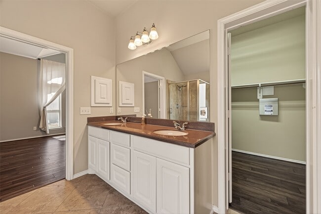 Building Photo - 13612 Evening Wind Dr