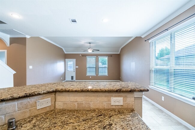 Building Photo - 1610 Juniper Knoll Way