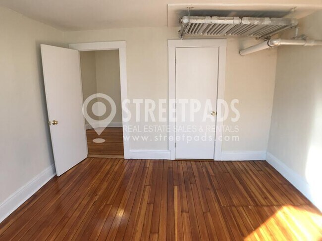 Building Photo - 3 bedroom in Boston MA 02135