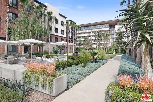 Building Photo - 12534 W Fielding Circle