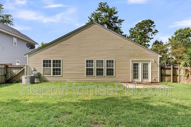 Building Photo - 101 Sparkleberry Ln