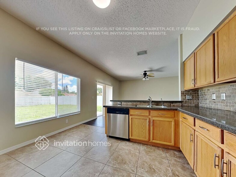 Building Photo - 12725 Longcrest Dr