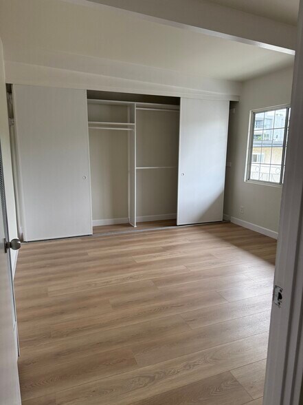 Building Photo - 1929 N Commonwealth Ave