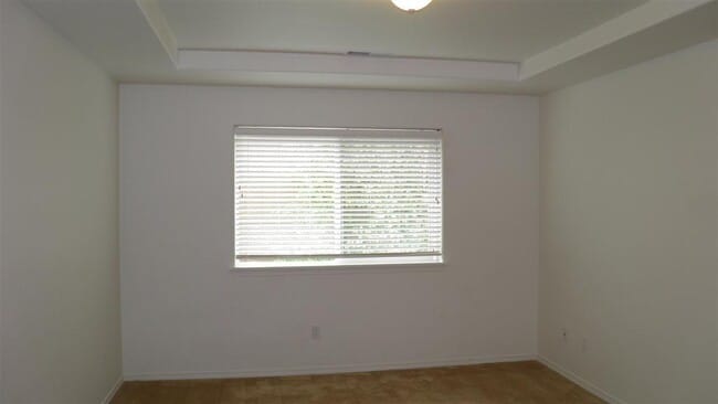 Building Photo - 2867 NE Sedalia Loop