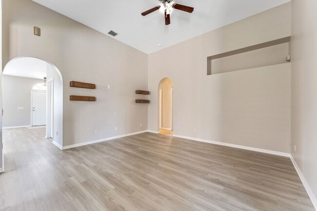 Building Photo - Absolutely stunning 3BR/2BA & 2-Car Garage home in highly sought-after Ballantrae community