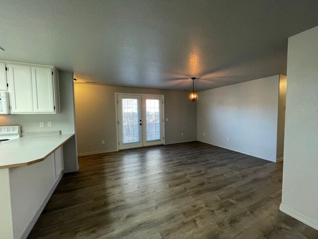 Building Photo - 1546-1548 Skyhawk Ridge