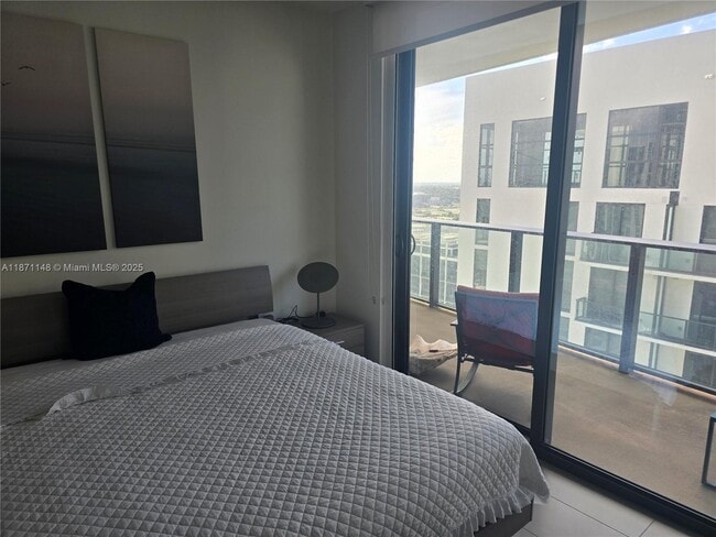 Building Photo - 1600 NE 1st Ave