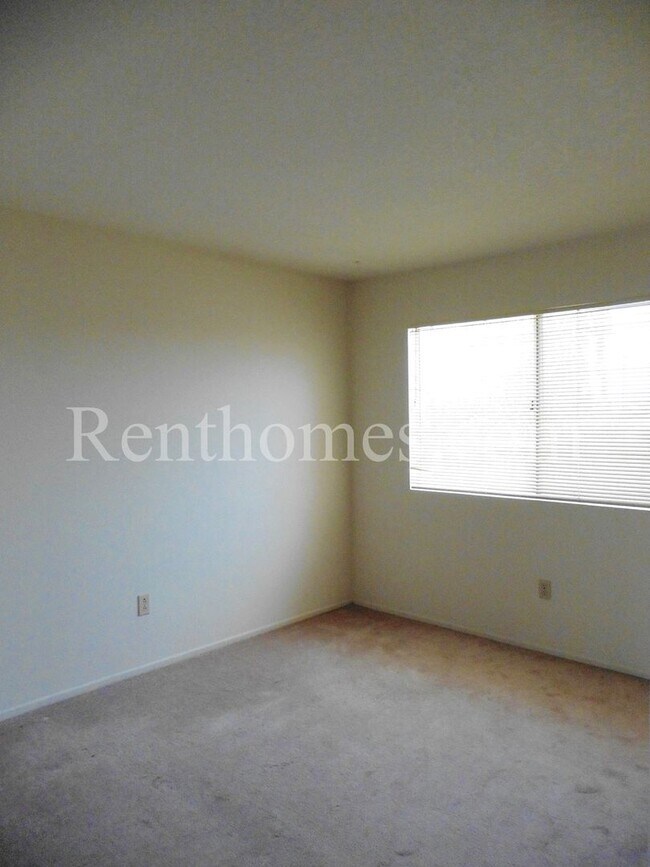 Building Photo - 10669 Glendover Ln