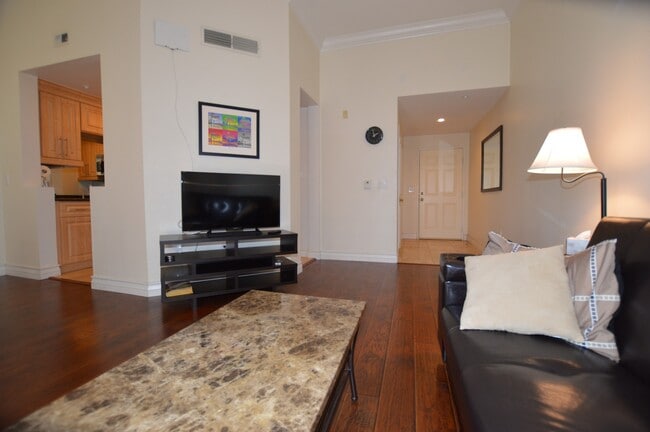 Building Photo - Meridian - Top-Floor 1 Bedroom | 1 Bath with City Views