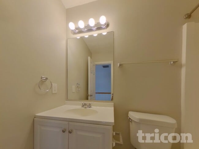 Building Photo - 25 Bermuda Cir