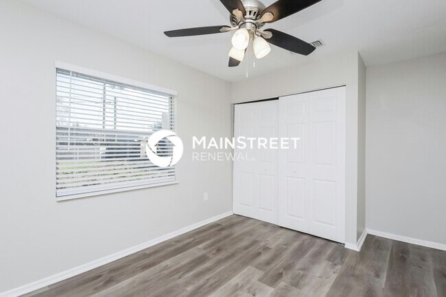 Building Photo - 3 Bedroom Pet-Friendly Home in ORLANDO, FL with Main Street Renewal