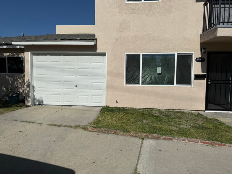 Building Photo - 3275 Saturn Ave