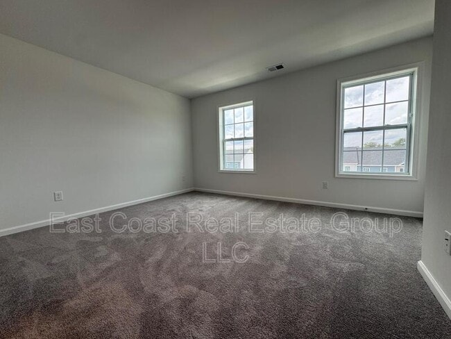 Building Photo - 15 Snowdrop Ct