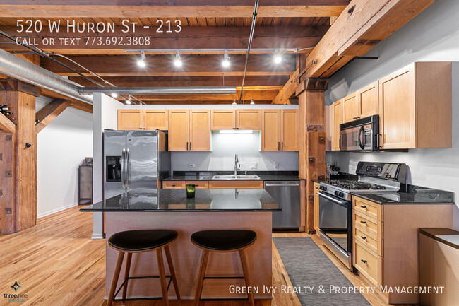 Building Photo - Gorgeous, River North, 1 Bed Loft with Pri...