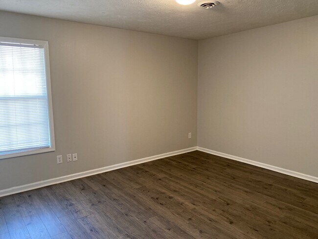 Building Photo - 35 Sta Les Cv