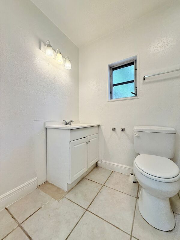Building Photo - 2658 Sunny Breeze Ave