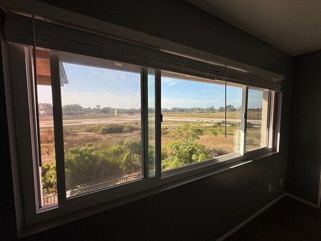 Building Photo - 7033 Marymount Way