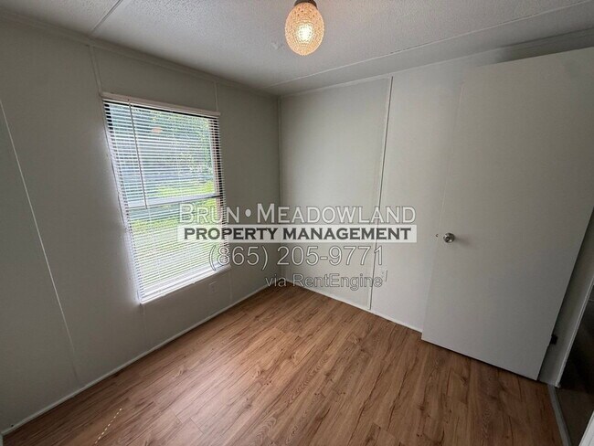 Building Photo - 104 Eakins Dr