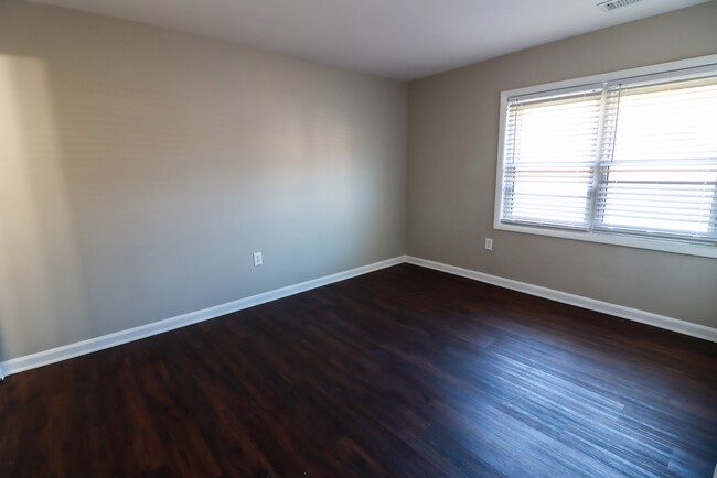 Building Photo - 9240 Bridle Path Ln