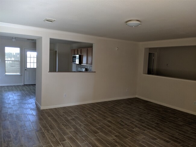Building Photo - 2027 James Madison Dr