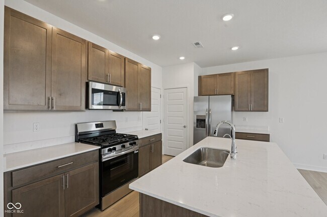 Building Photo - 15480 Postman Rd