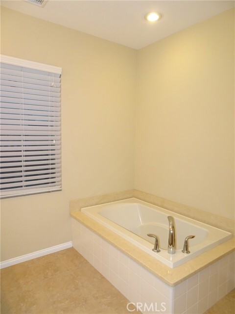 Building Photo - 108 Oasis