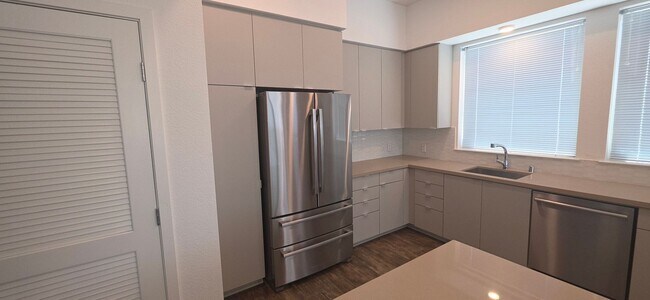 Building Photo - Luxury New Build with 2 En-Suites | Quartz Kitchen | Prime Fremont Location
